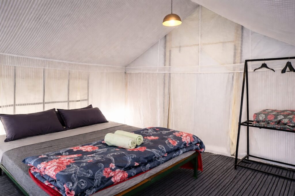 Camping room in manali