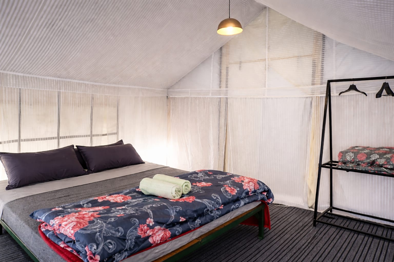 Camping room in manali